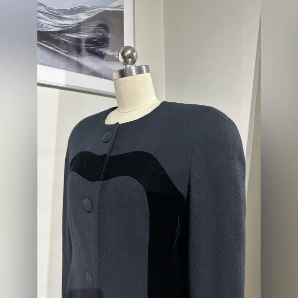 Carolina Herrera VINTAGE Carolina Herrera 90's Black Jacket VELVET SIZE SMALL